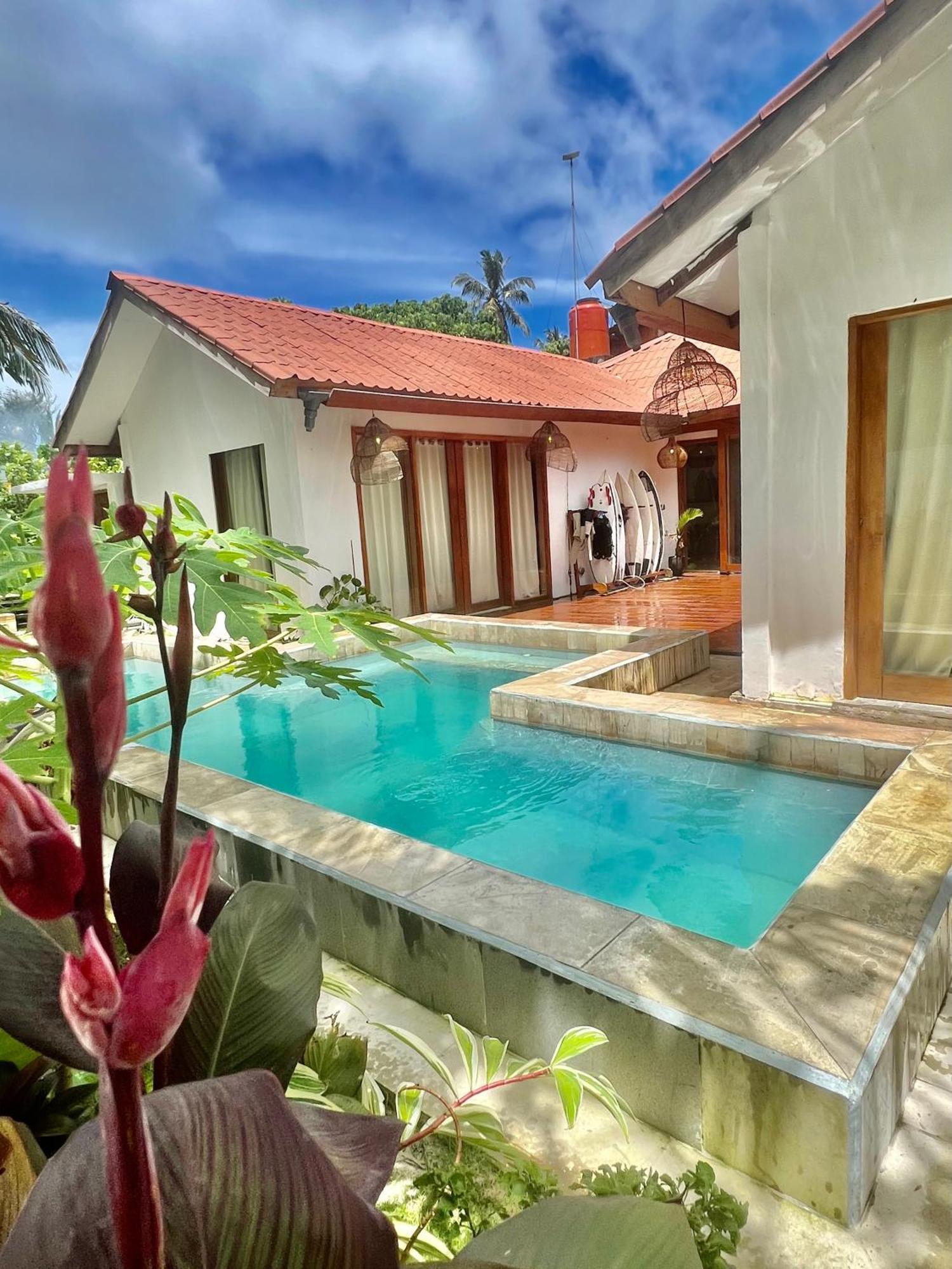 Lances Right Surfhouse Hotel Katiet Exterior foto